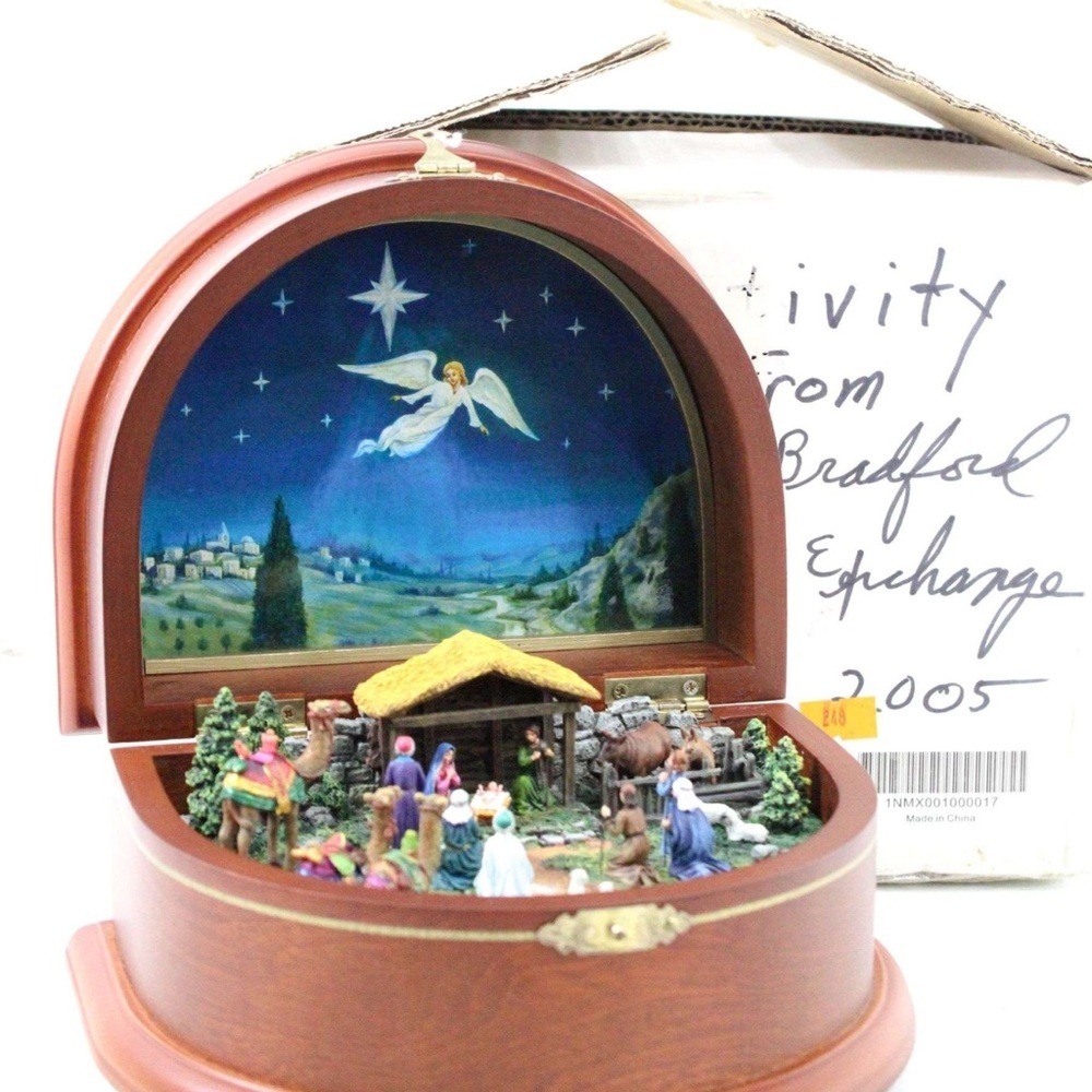 The Bradford Exchange Illuminated Nativity with Gold and Blue Highlights